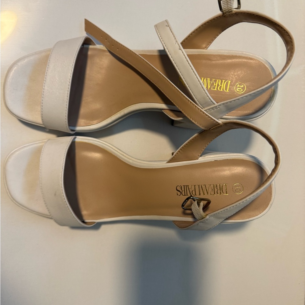 Dream Pairs Women's White and Tan Sandals